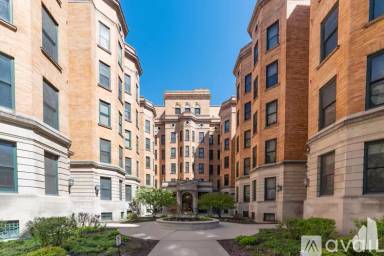 Main picture of Commodore Condominium