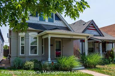 Main picture of 1208 S Pennsylvania St