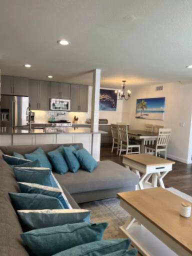 Main picture of 2274 Martinique Ln