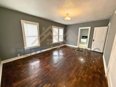 Main picture of 2529 SE Illinois Ave