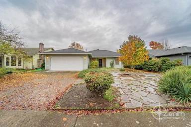 Main picture of 710 NE 158th Ave