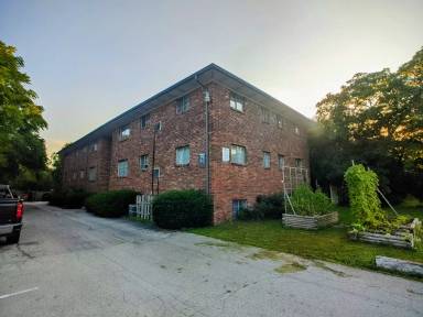 Main picture of 2430 Albany St