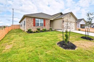 Main picture of 475 Autumn Leaf Dr