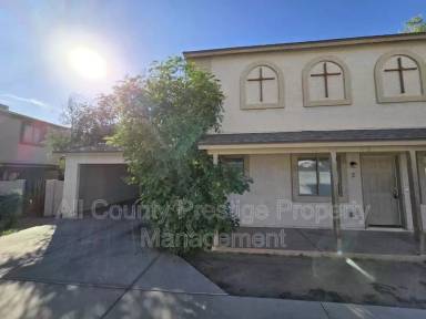 Main picture of 900 E Roma Ave