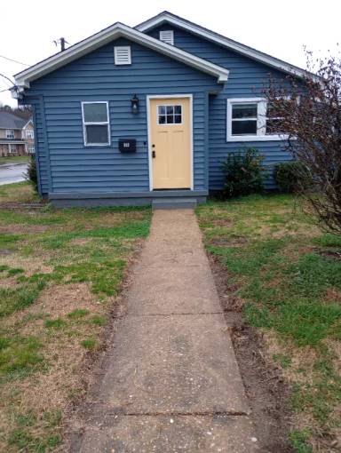 Main picture of 932 Augusta Ave