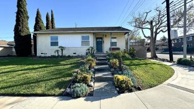 Main picture of 5230 Lee St