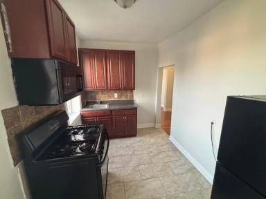 Main picture of 162 Bergen Ave