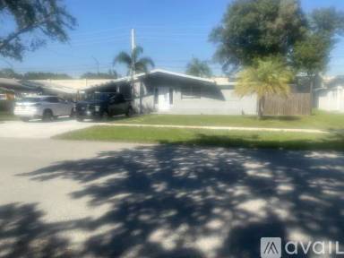 Main picture of 9021 SW 49th St
