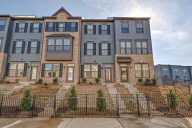 Main picture of 1470 Samuel St