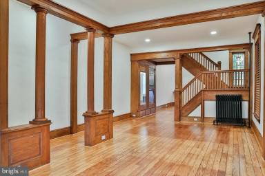 Main picture of 102 Washington Ave