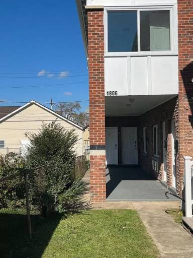 Main picture of 1806 Doulton Ave