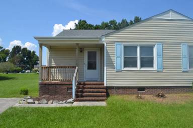 Main picture of 222 Lakeside Dr