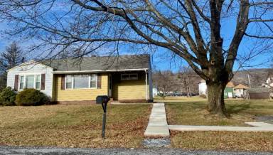 Main picture of 1209 Bayberry Rd