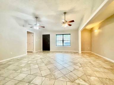 Main picture of 1007 Earle St