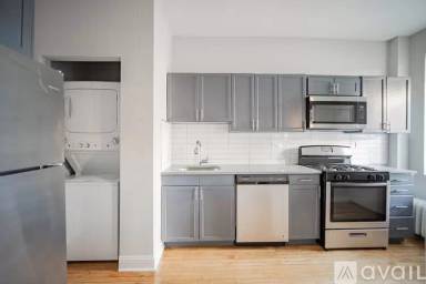 Main picture of 639 W Buckingham Pl