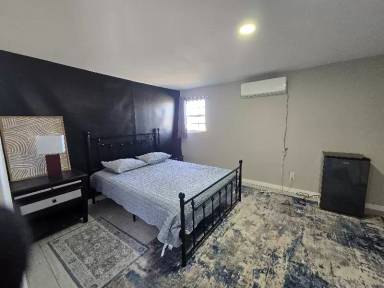 Main picture of 5316 N Knox Ave