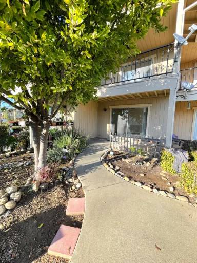 Main picture of 15290 La Alameda Dr