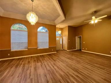 Main picture of 7922 Timberlake Dr