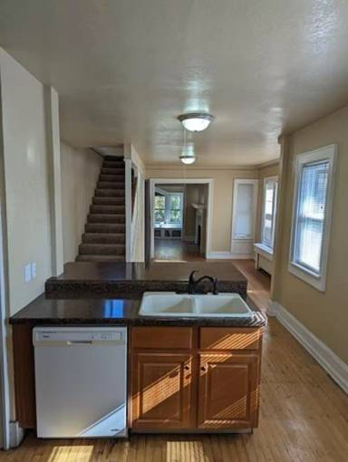 Main picture of 3035 N Stowell Ave