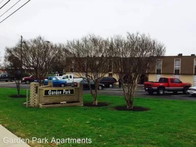 Main picture of 1700 N Mays St