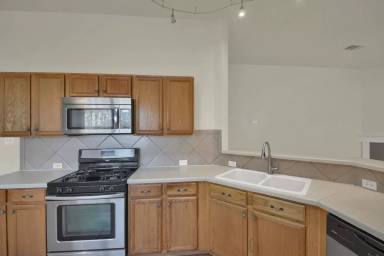Main picture of 165 Redwood Dr