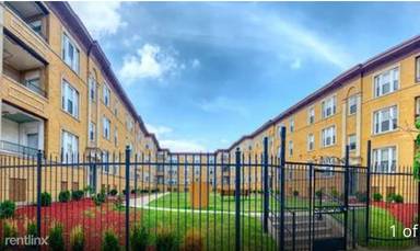 Main picture of 4620 S Lake Park Ave