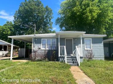 Main picture of 2920 Battle Dr NW
