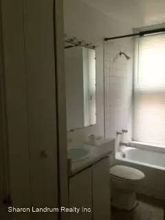 Main picture of 2844 Village Rd