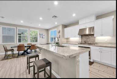 Main picture of 40 Riverton St