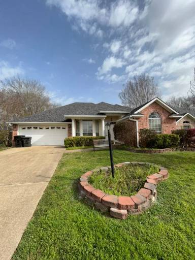 Main picture of 860 Mobile Ct