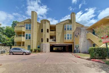 Main picture of 808 W 29th St