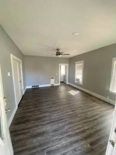 Main picture of 561 3rd Ave E