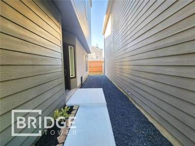 Main picture of 18342 W Centro Cir