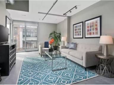 Main picture of 1265 N Milwaukee Ave