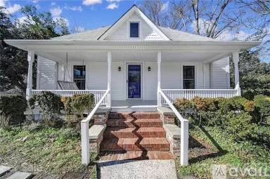Main picture of 517 College Ave