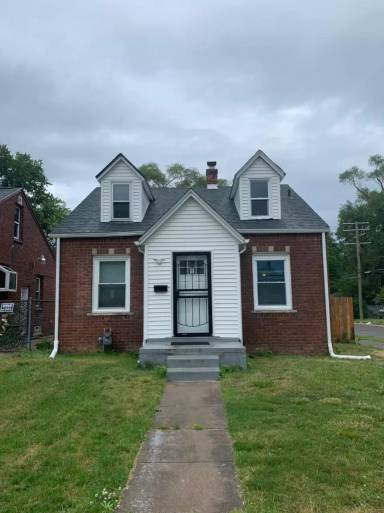 Main picture of 16500 Robson St