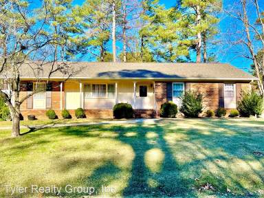 Main picture of 1929 Ramblewood Rd