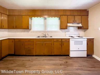 Main picture of 618 W 5th St