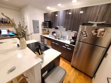 Main picture of 125 Saint Botolph St