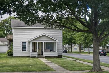 Main picture of 324 1/2 5th Ave
