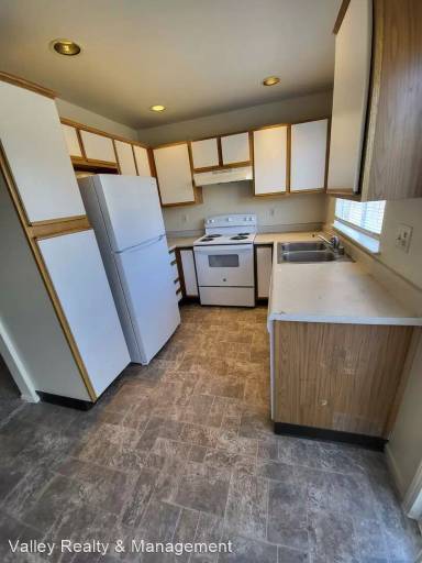Main picture of 412 Valley Cir