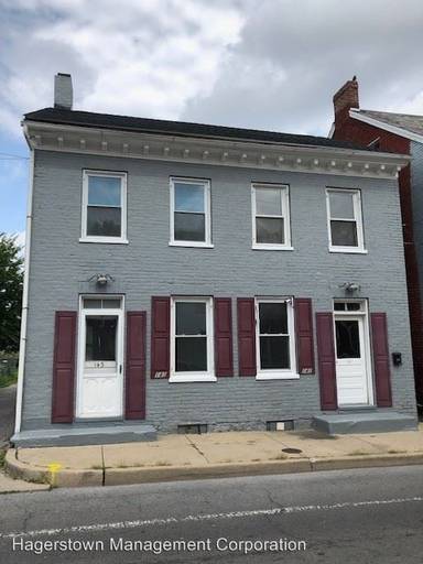 Main picture of 141 S Locust St
