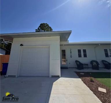 Main picture of 2421 India Palm Dr
