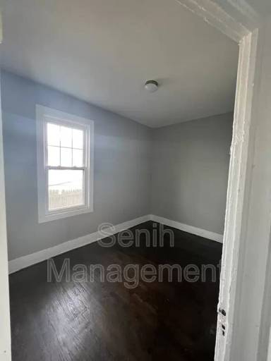 Main picture of 6628 Lafayette Blvd