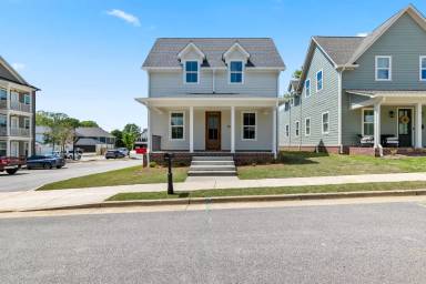 Main picture of 125 Vanden St