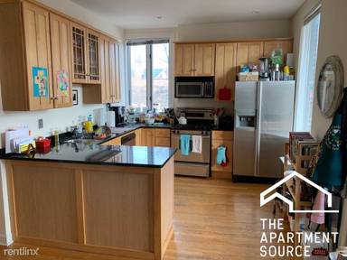 Main picture of 1043 W Webster Ave