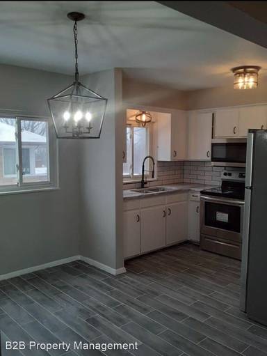 Main picture of 18915 Hilliard Blvd