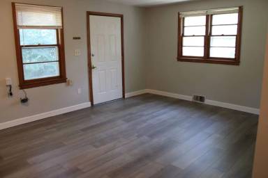 Main picture of 2115 Walnut Dr