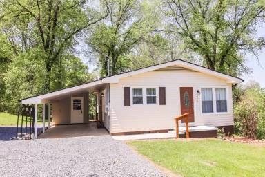 Main picture of 617 Range St