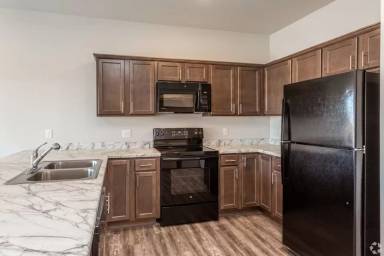 Main picture of 2135 Edgewood Dr